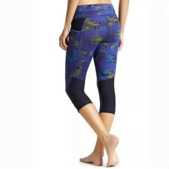 Athleta Blue Camo Be Free Knickers Cropped Athletic Pants S - Picture 1 of 5